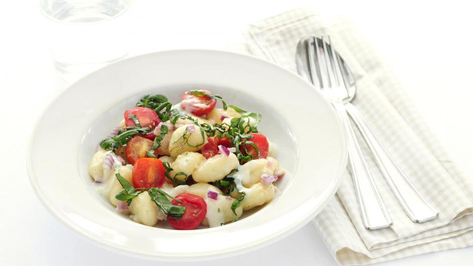 Gnocchi met basilicum en tomaat