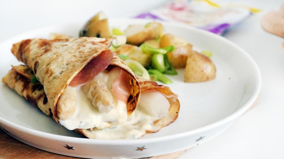 Aspergerolletjes met parmaham en omelet