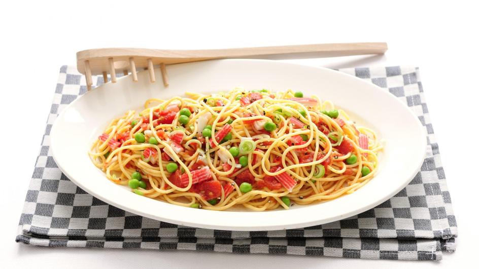 Spaghetti tomatensaus met surimi