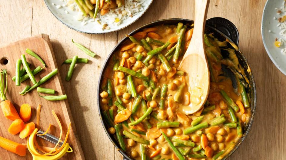 Vegetarisch recept met sperziebonen en satésaus