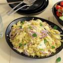 Couscous met asperges, frisse salade en aspergesaus