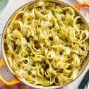 Pasta met courgette en ui