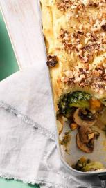 https://www.maggi.nl/sites/default/files/styles/search_result_153_272/public/article_images/MAGGI_Puree_ovenschotel%20vega.jpg?itok=GpUiIirb
