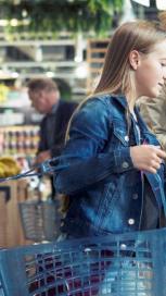 https://www.maggi.nl/sites/default/files/styles/search_result_153_272/public/boodschappen_moeder_docher_stp.jpg?itok=oKqnT-GN