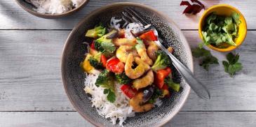 Thaise groene curry met broccoli en garnalen