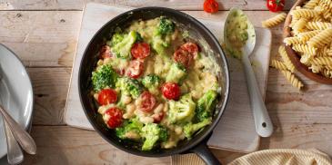 Pasta met broccoli, cannellini bonen en cherrytomaten