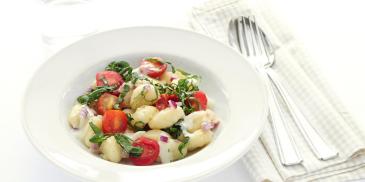 Gnocchi met basilicum en tomaat