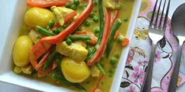 Maaltijdcurry met aardappel, kip en groenten
