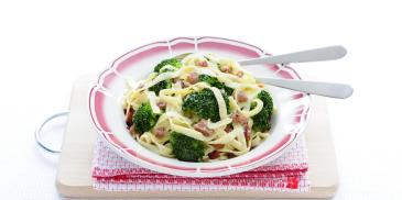 Pasta carbonara met broccoli