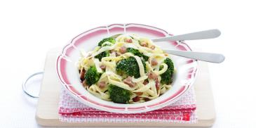 Pasta carbonara met broccoli