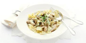 Pasta met kip, champignons en kaassaus