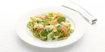 Tagliatelle met asperges en zalm