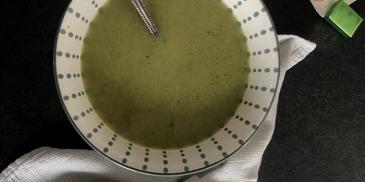 Broccoli courgettesoep van opa van Meriam en Xanne